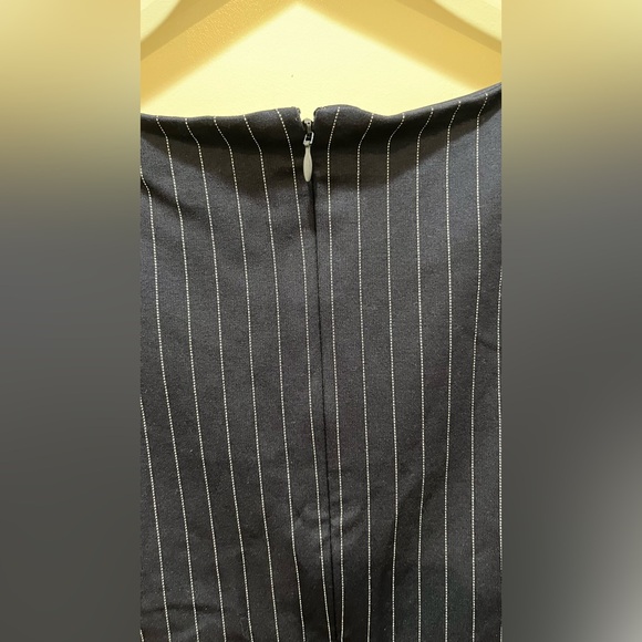 White House Black Market Blue Pleated Pencil Skirt and Top Suit Set Stretchy - Picture 8 of 8